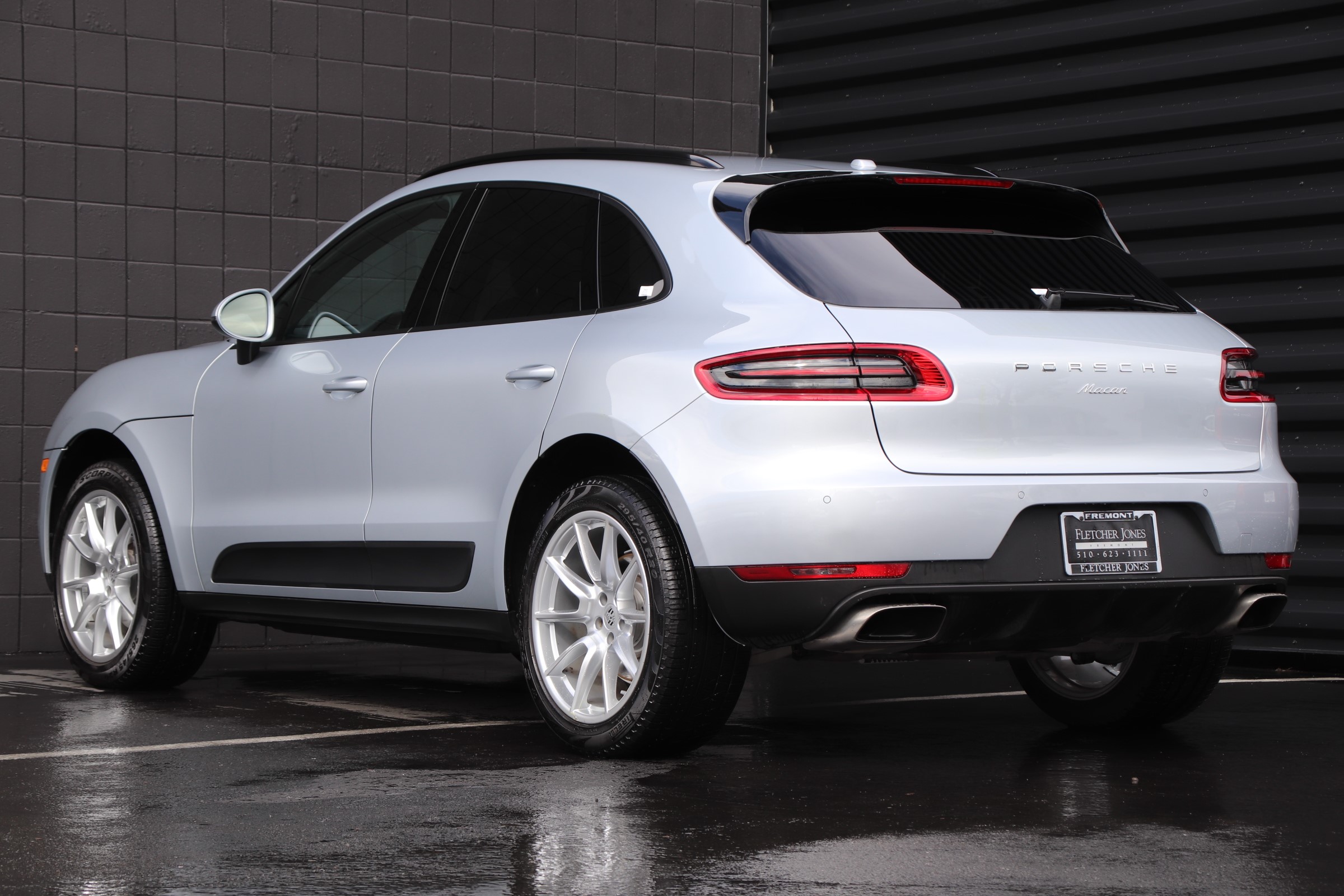 Certified Pre-owned 2018 Porsche Macan Suv In Fremont #p9062r 